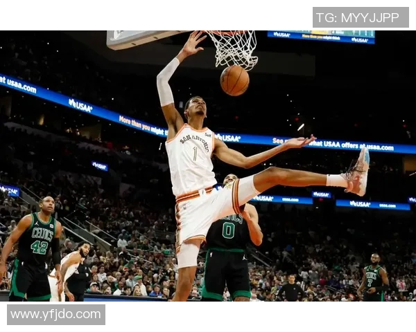 马刺队逆转雄鹿队，晋级西部半决赛